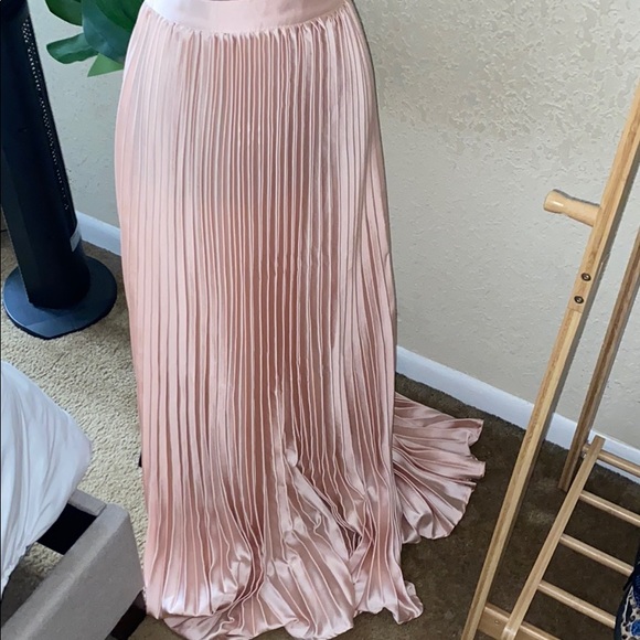 Dresses & Skirts - Pleated Maxi Skirt Size XL